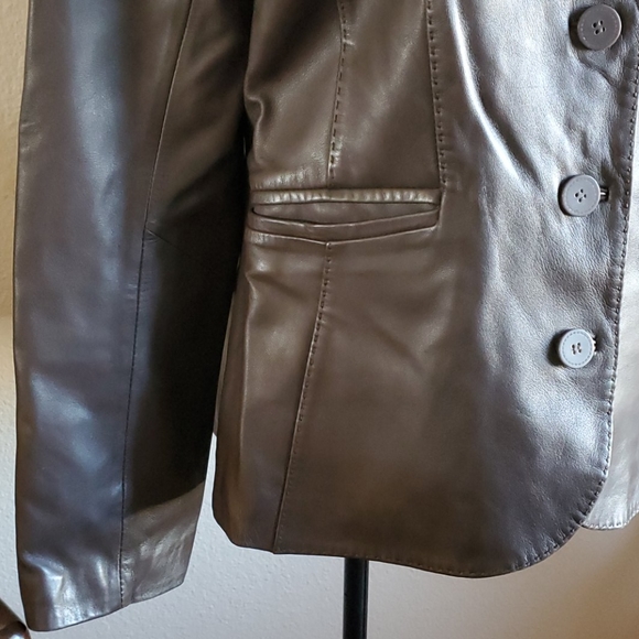 VAKKO Sport Leather Jacket - Picture 2 of 10